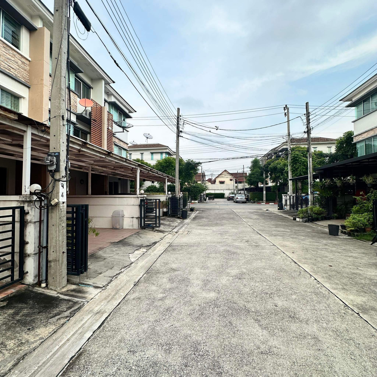 For SaleTownhomeKaset Nawamin,Ladplakao : Urgent sale !!! 3 -story townhome, Town Plus Village Kaset-Nawamin 📍 The coordinates behind Boonthavorn Kaset Nawamin