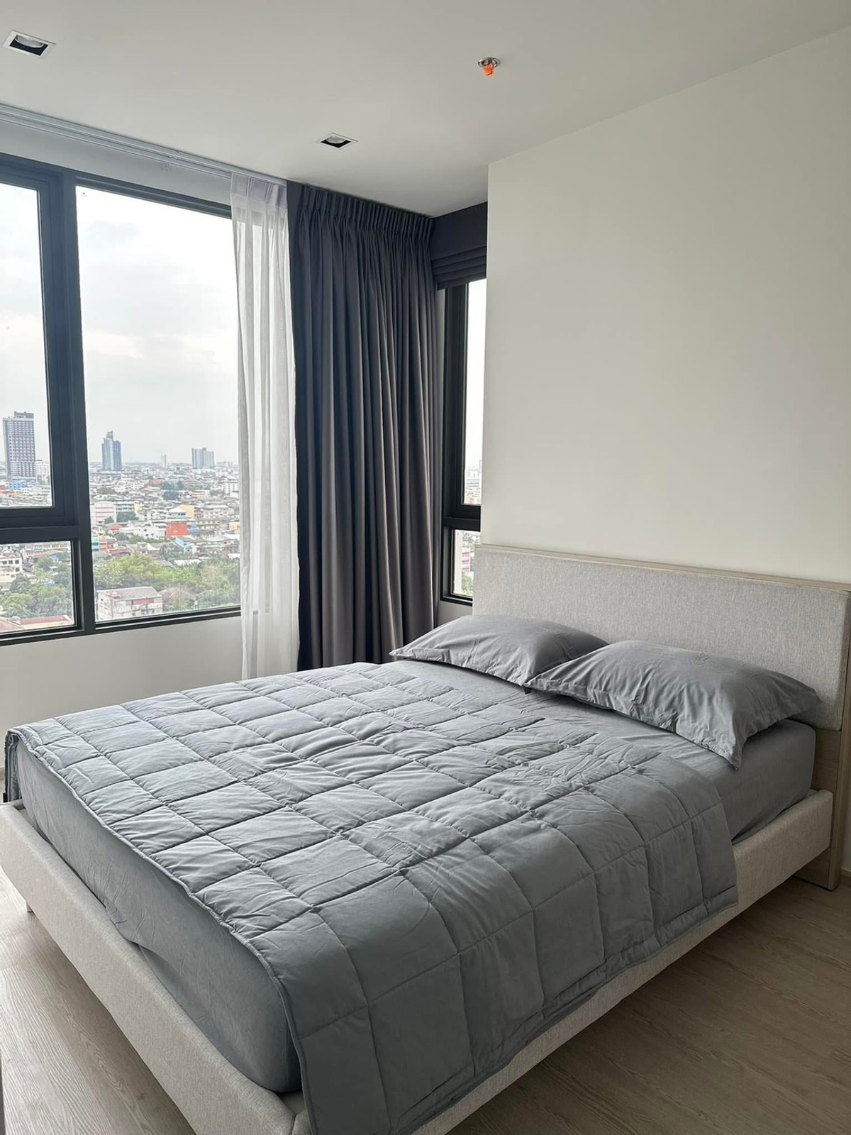 For RentCondoWongwianyai, Charoennakor : For rent ❗❗reerentorn - Wongwianyai / (Refield Sathorn - Wongwian Yai) Line ID: @ gloorious1 (with @). For more information, add LINE.