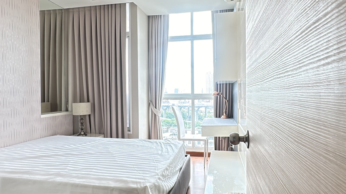 For RentCondoBangna, Bearing, Lasalle : Condo for rent, The Coach Bangkok BTS Bangna connects the building. Good view with multi -purpose decoration, beautiful room with carrying the bag immediately