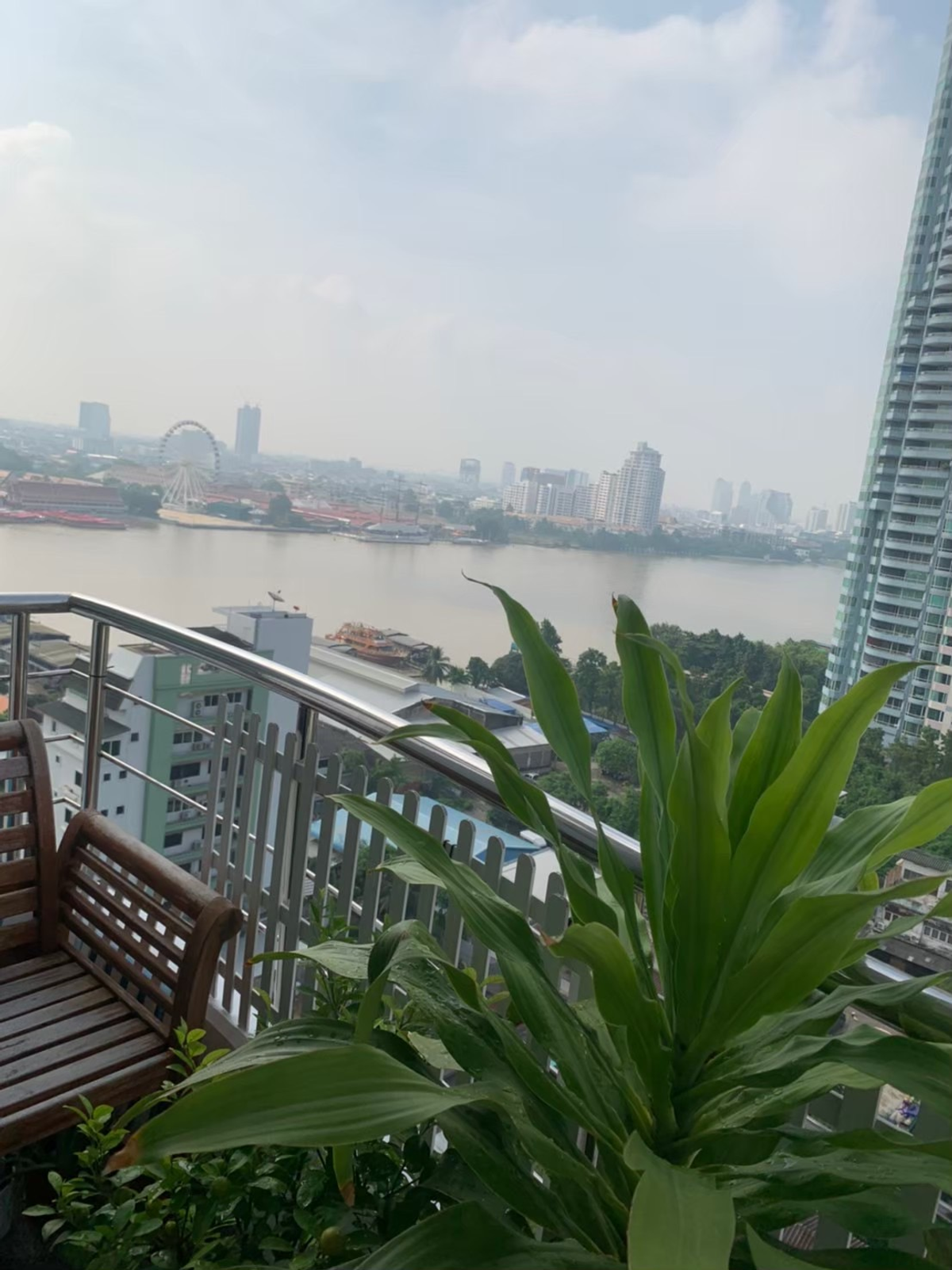 ให้เช่าคอนโดสาทร นราธิวาส : 🏡 Luxurious Riverfront Condo for Rent – Supalai River Place 🌊By Sao