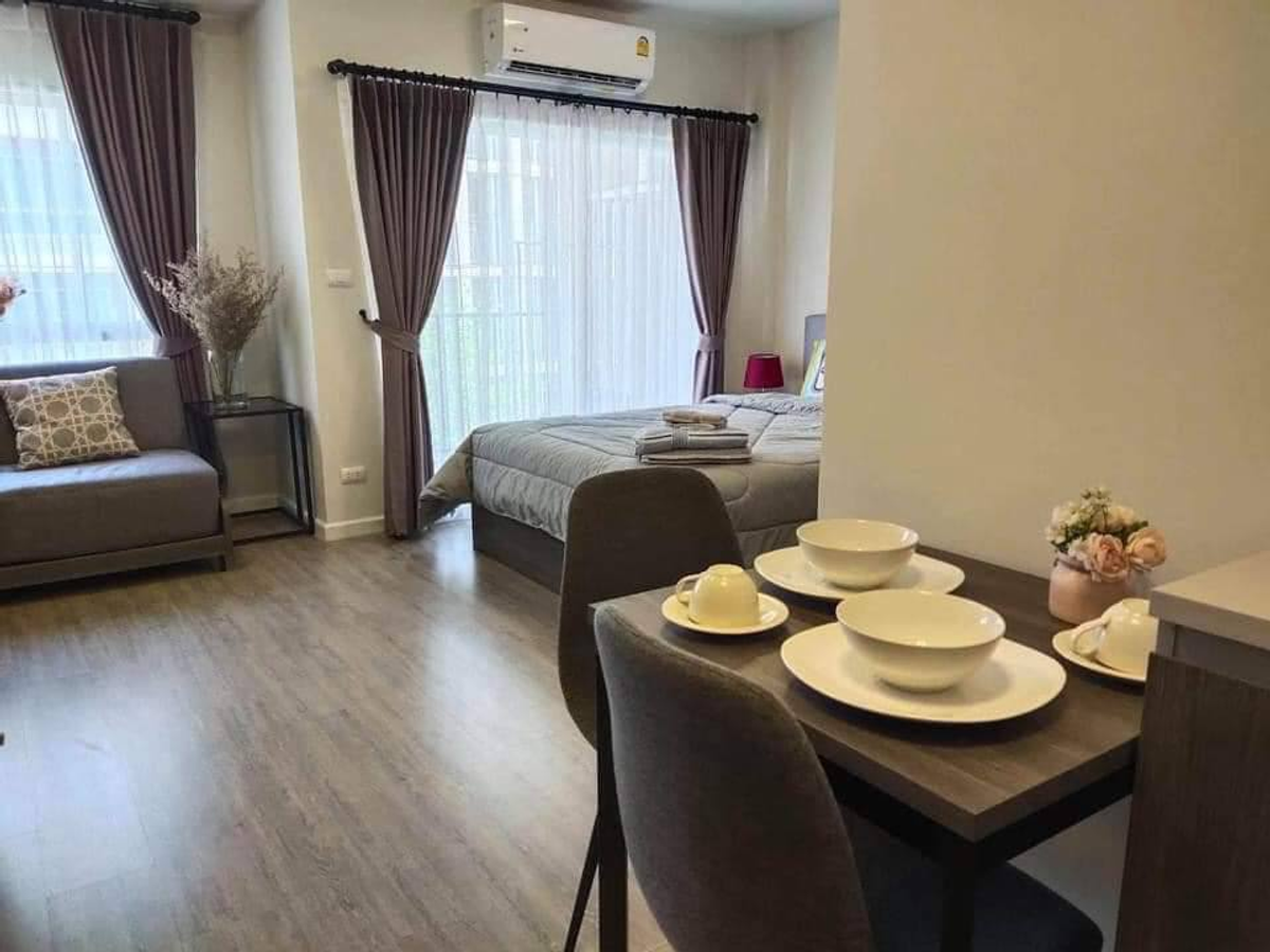 For RentCondoChiang Mai : D Condo Rin, the room is ready to get in. There is a balcony, comfortable, clean, safe. & Quot; Central Festival Chiang Mai has the entrance to the mall. Next to the Super and 7 Eleven road