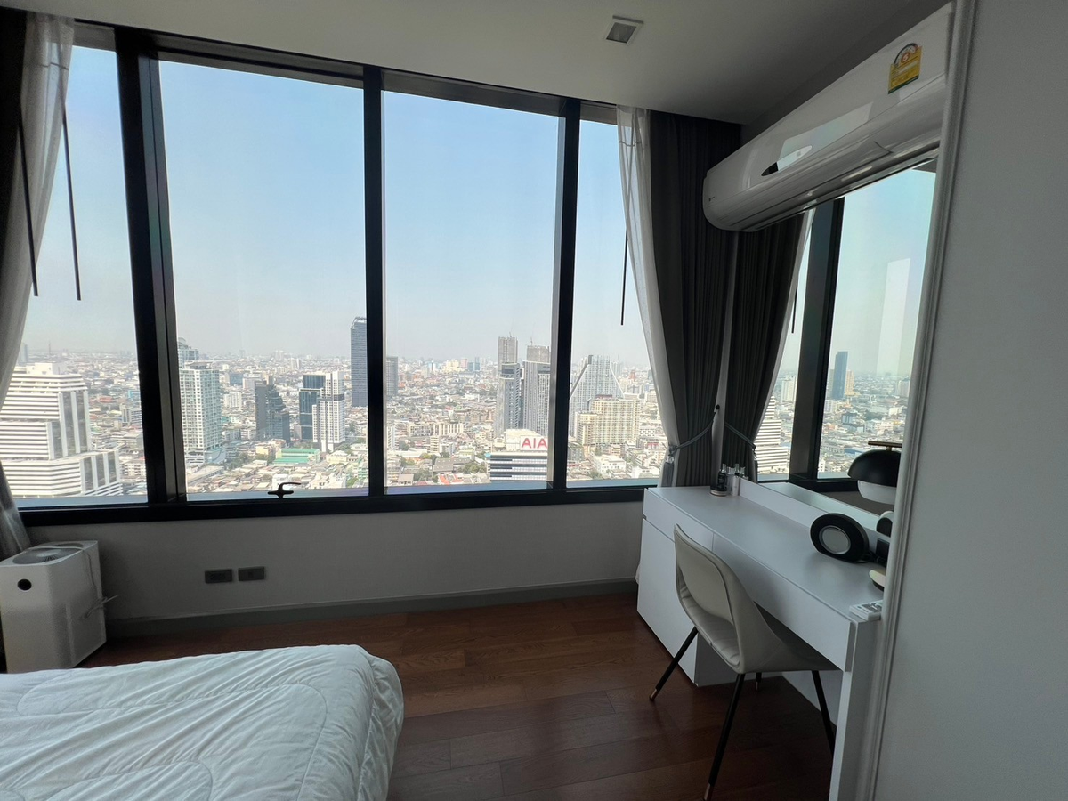 ขายคอนโดสีลม ศาลาแดง บางรัก : ⚜️ Good Deal 2 bedrooms on high floor Best location in silom and Pet friendly⚜️