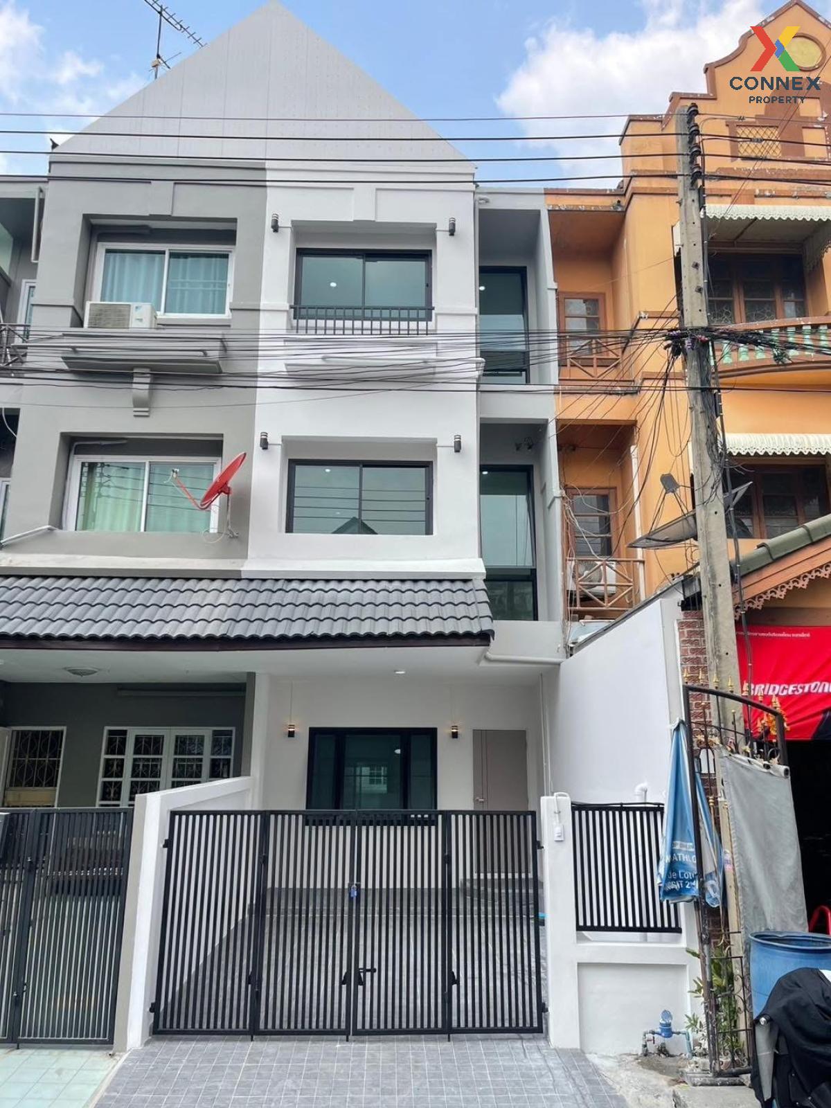 For SaleTownhomePathum Thani,Rangsit, Thammasat : For Sale Townhouse/Townhome  , Lully Ville Lamlukka-Khlong1 , newly renovated , Khu Khot , Lam Luk Ka , Pathum Thani , CX-117713