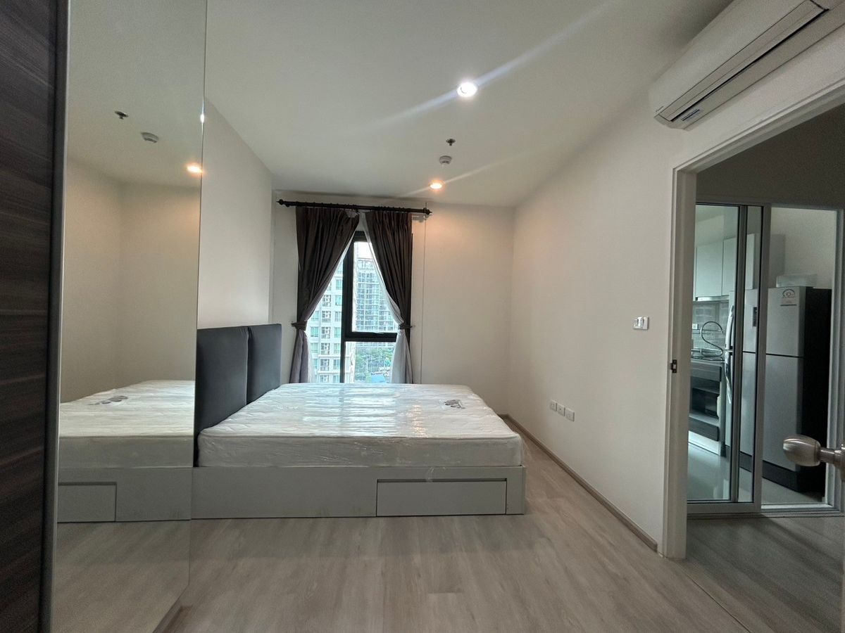 For RentCondoRatchadapisek, Huaikwang, Suttisan : 📍 Centric Huaikwang. Beautiful room. There are many good locations, high class, beautiful view. เครื่องใช้ไฟฟ้าครบ (ราคาพิเศษ)