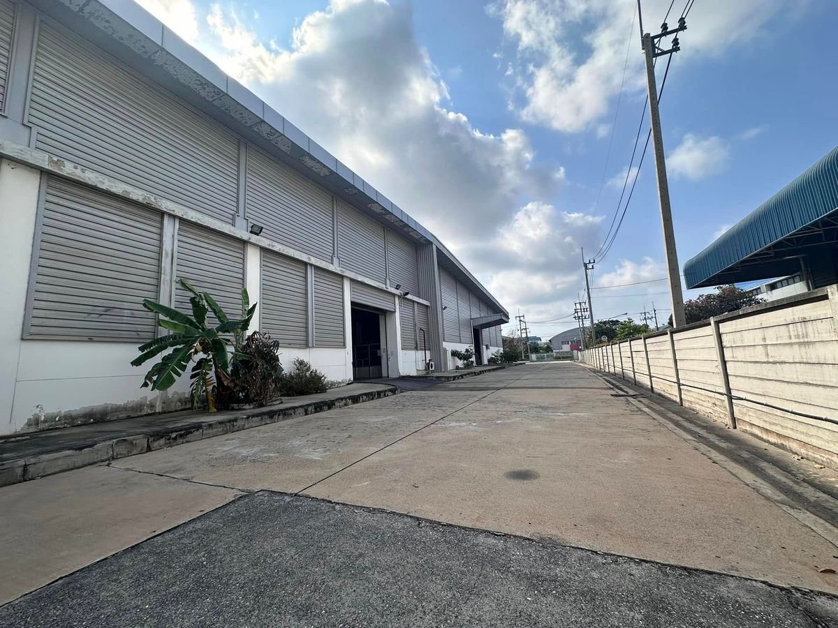 For RentFactoryMahachai Samut Sakhon : Warehouse rental/office Purple area, Khok Kham Subdistrict, Mueang Samut Sakhon District, Samut Sakhon area 3,852 sq.m.