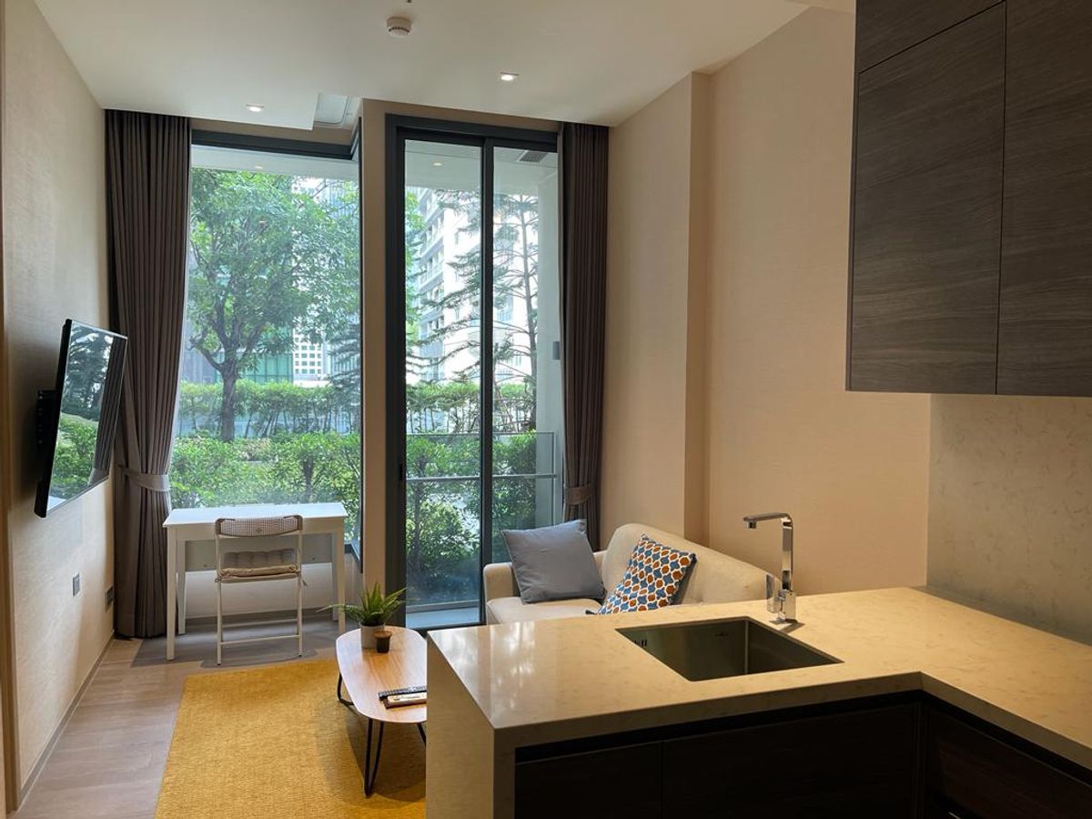 For SaleCondoSukhumvit, Asoke, Thonglor : Luxury Condo in the heart of Asoke, beautiful room comes with a full central area. Near the source of food and shopping. Tel.0982645161