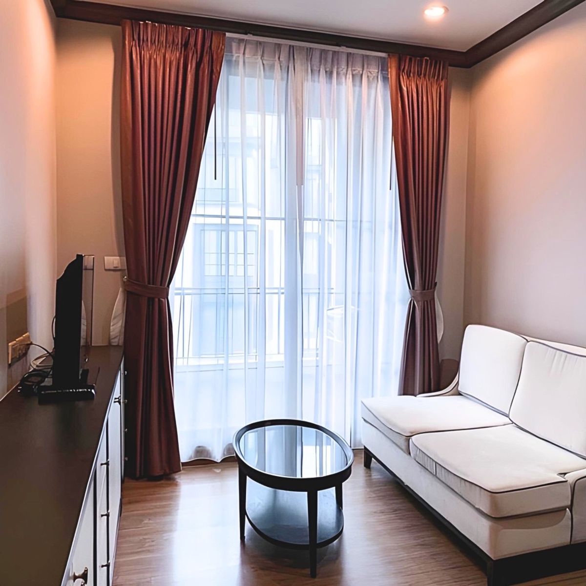 For RentCondoSiam Paragon ,Chulalongkorn,Samyan : 🚆 Condo BTS Stadium divided by tens of thousands. 📍 Large 40 sq.m., 2 people. Very comfortable. This price 🌟 Contact Line: @unicondo.official.