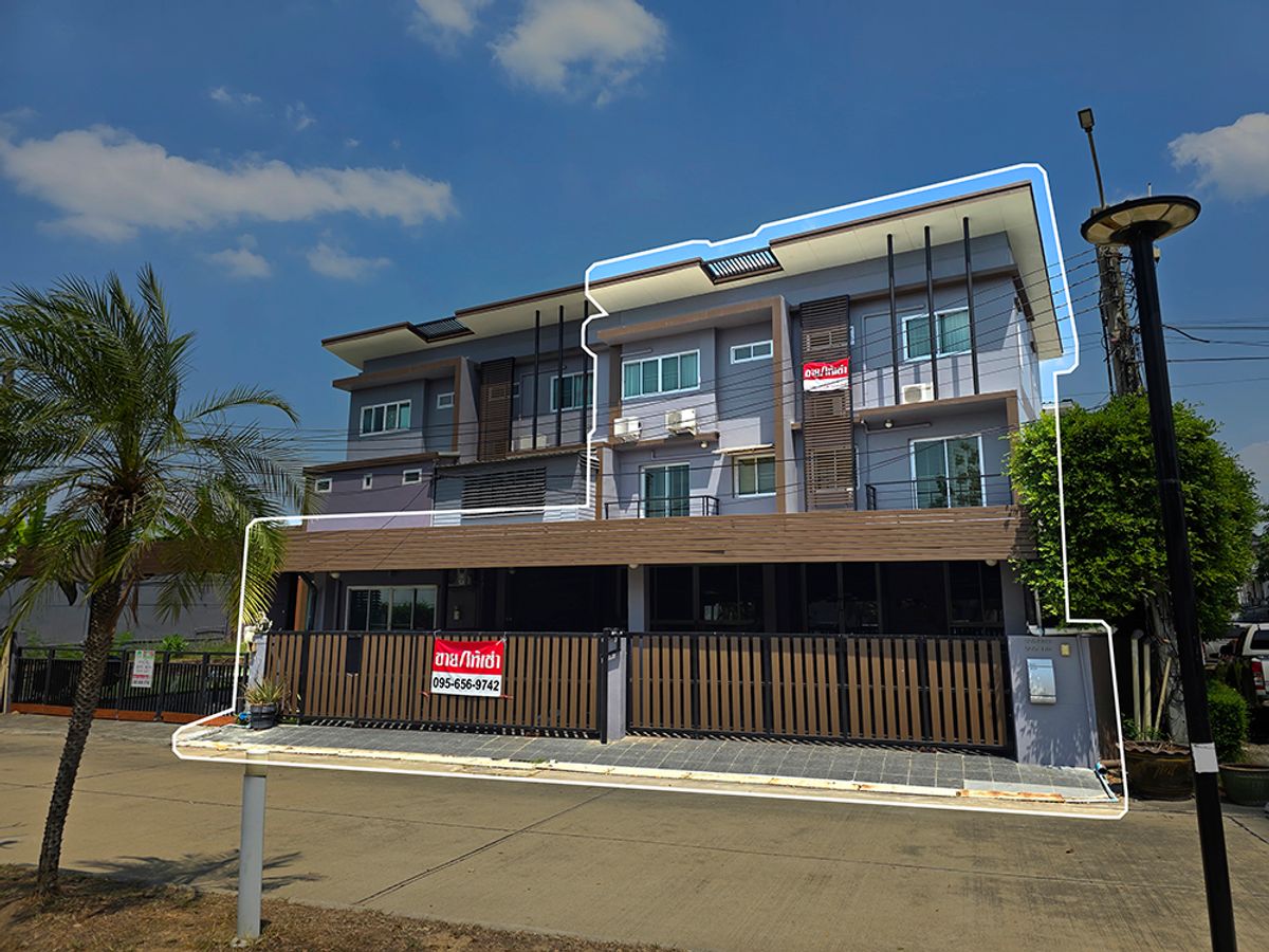 ขายทาวน์โฮมลาดกระบัง สุวรรณภูมิ : ทาวน์โฮม Size ใหญ่ 370 ตรม. 72.9 ตรว. Nirvana Park Suhkumvit 77