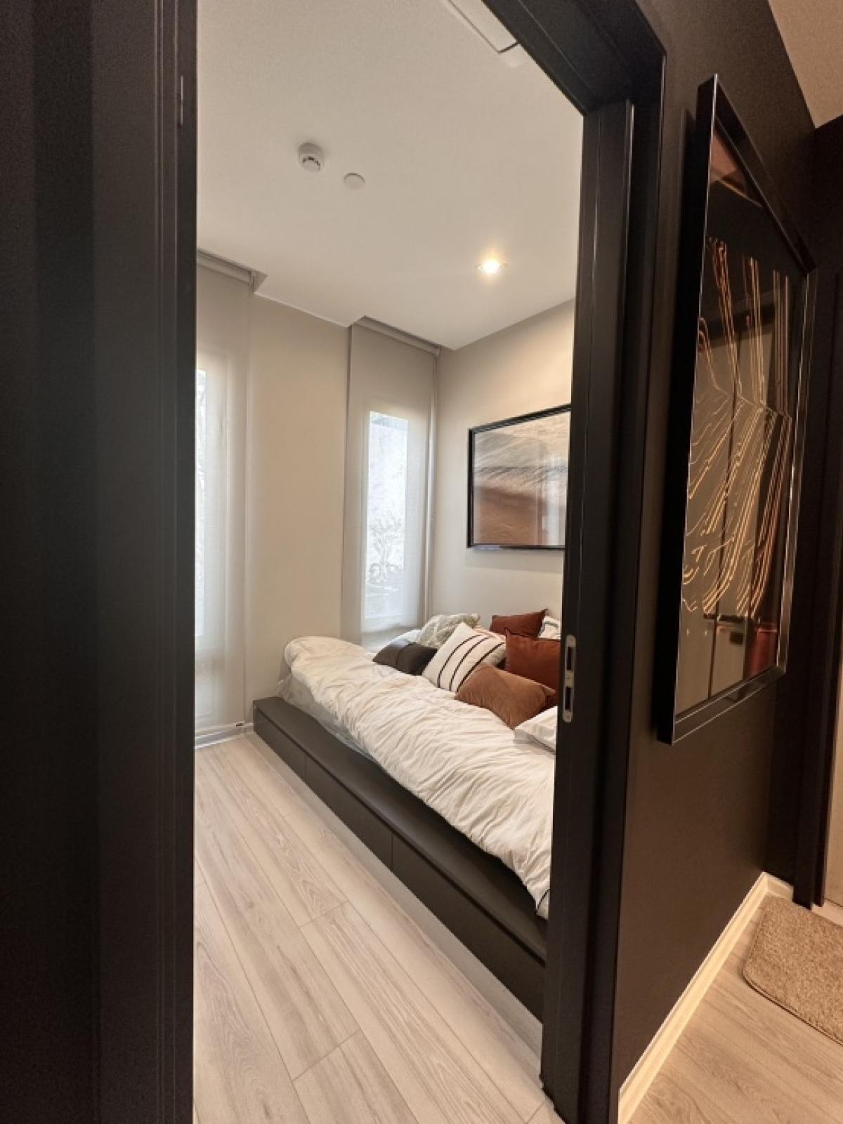 For RentCondoRatchathewi,Phayathai : The Room Phayathai 【𝐑𝐄𝐍𝐓 🔥 🔥 🔥 superior with a elegant design, looks expensive, new dimensions of living in the city center with modern built -in built -in, convenient to travel next to BTS!