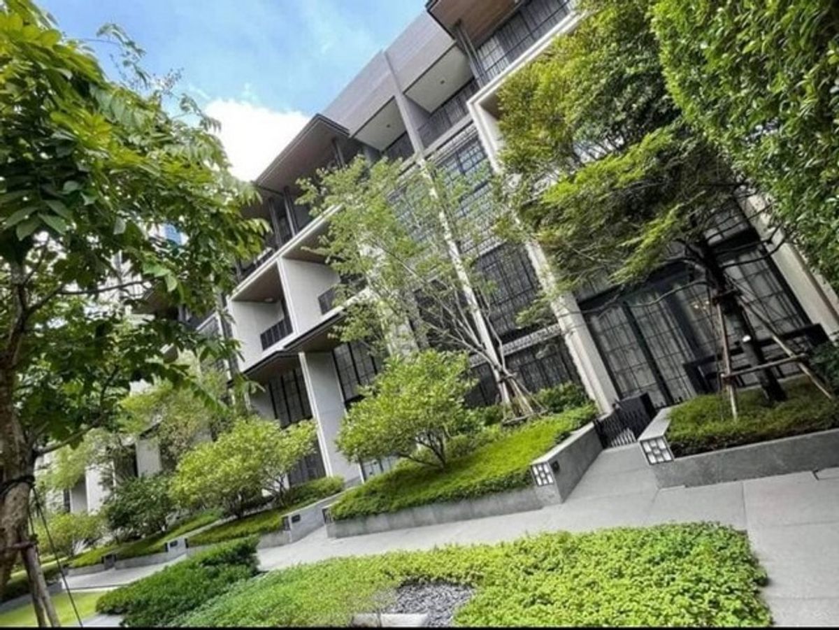 For RentHouseSukhumvit, Asoke, Thonglor : HR2263 5 -story townhome rental with luxury project, Quarter31 in Soi Sukhumvit 31