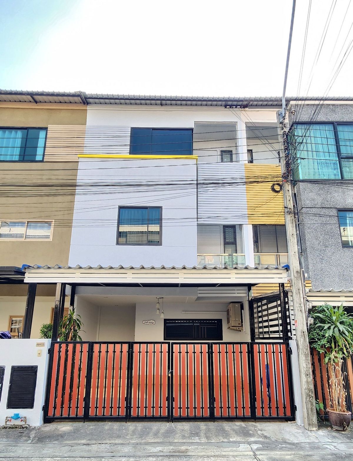 For RentTownhomeSamut Prakan,Samrong : ⚡ 3 -story townhome for rent, Sarinwiz Sukhumvit 107, near BTS, size 20 sq.w. ⚡