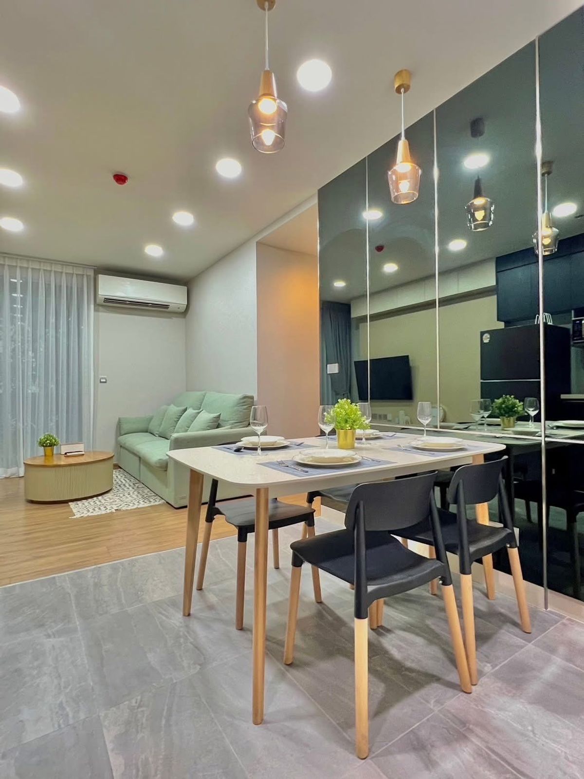 ให้เช่าคอนโดสุขุมวิท อโศก ทองหล่อ : Q ประสานมิตร   2 Bedrooms 2 Bathroom size 60 sq.m   40,000 B  PUTTER   RCD