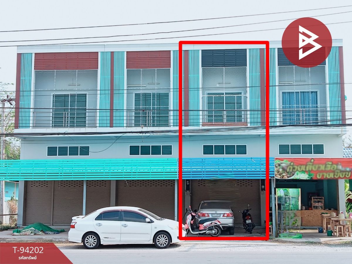 For SaleShop HouseUthai Thani : 2 -storey commercial building for sale on the road 18 sq.wah, Nong Chang Uthai Thani