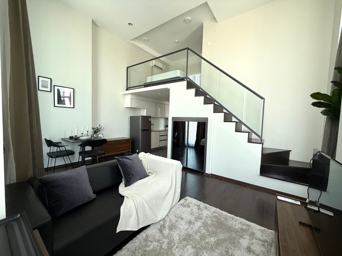 For RentCondoSukhumvit, Asoke, Thonglor : C Ekkamai Condo for rent 1 Bed Loft, 40th floor, corner room, not blocked (4002)