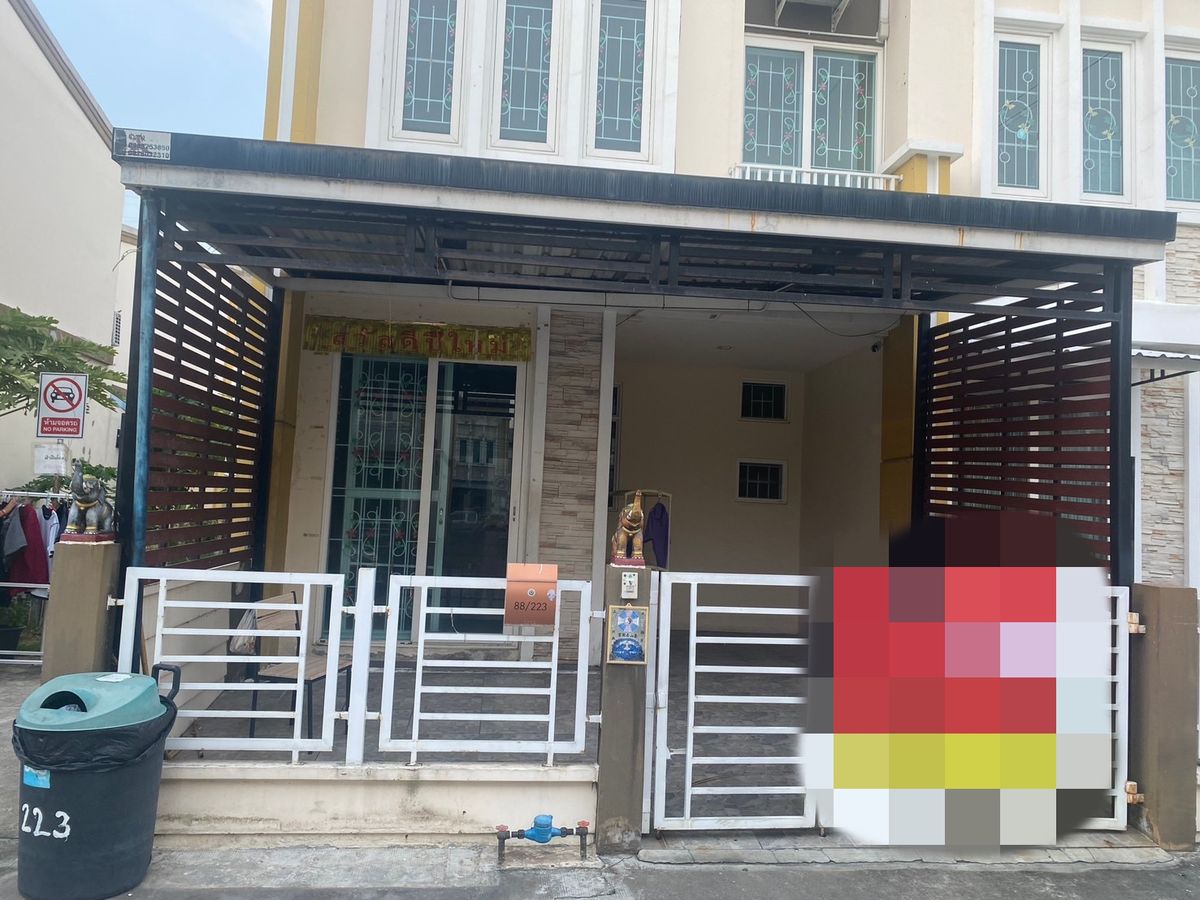 For SaleTownhomeLadkrabang, Suwannaphum Airport : 💥 Urgent sale !!! Townhome behind the corner Golden Town Village Onnut-Lat Krabang size 16.7 sq.m. 💥