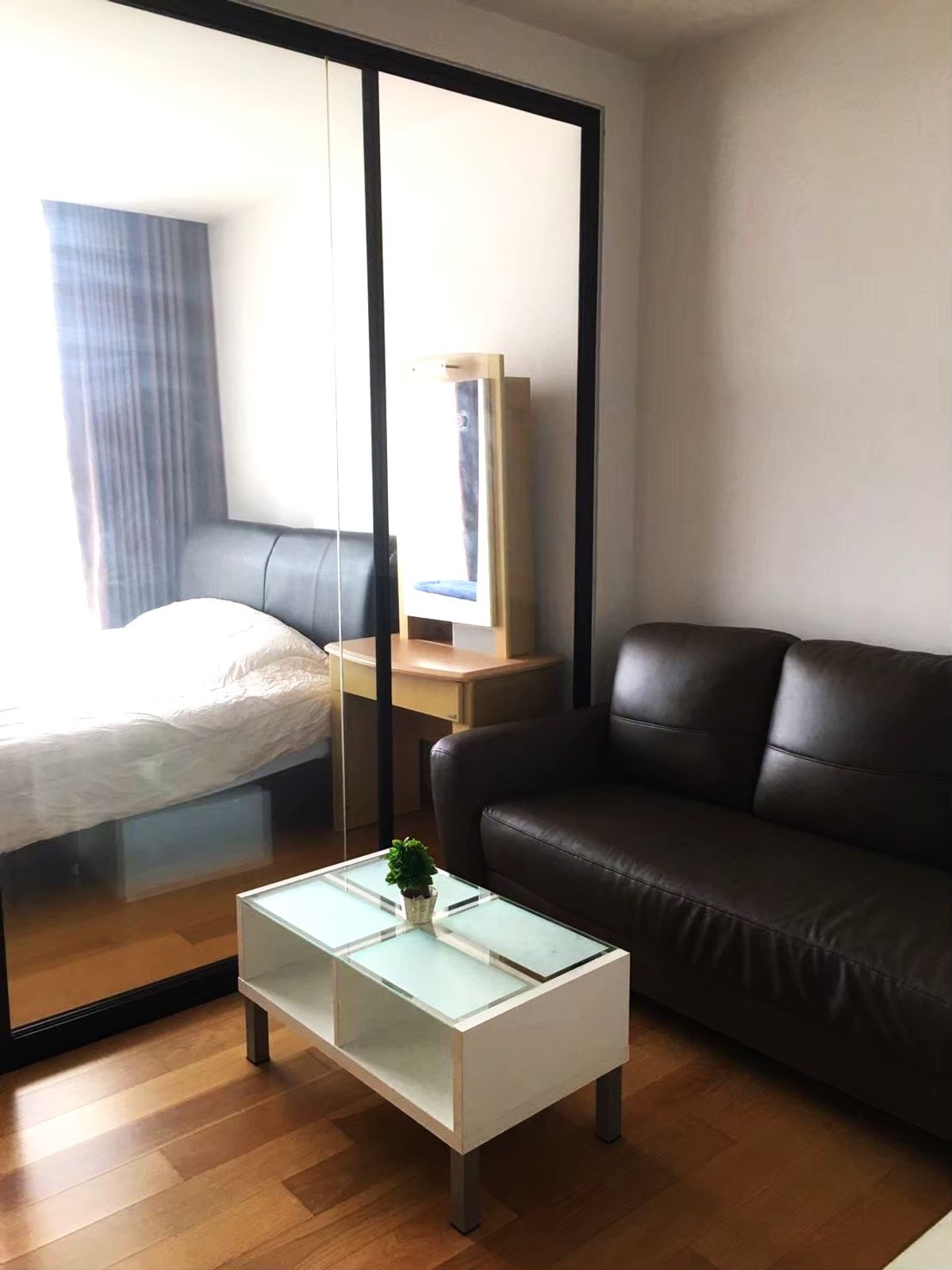 For RentCondoSathorn, Narathiwat : NOBLE REVO SILOM (34SQM, 1B1B, 28), near BTS Surasak