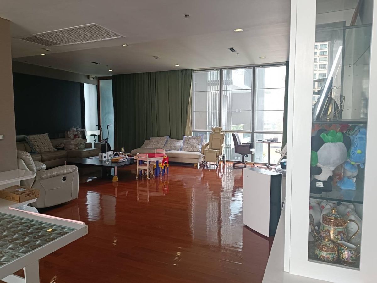 คอนโดสุขุมวิท อโศก ทองหล่อ : 📢👇Big size unit, only 300 meters away from BTS Asoke, near Terminal 21, fully furnished, ready to move in mid of May 25