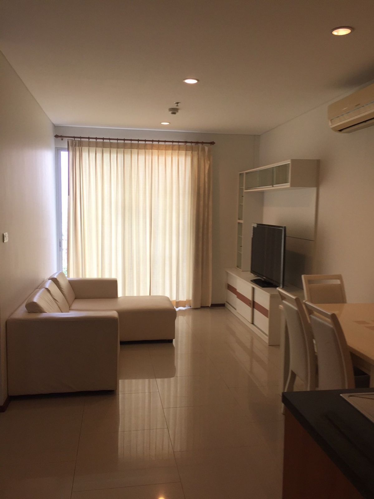 ให้เช่าคอนโดวงเวียนใหญ่ เจริญนคร : Villa Sathorn (วิลล่า สาทร) for Rent (1bed1bath 60sqm)