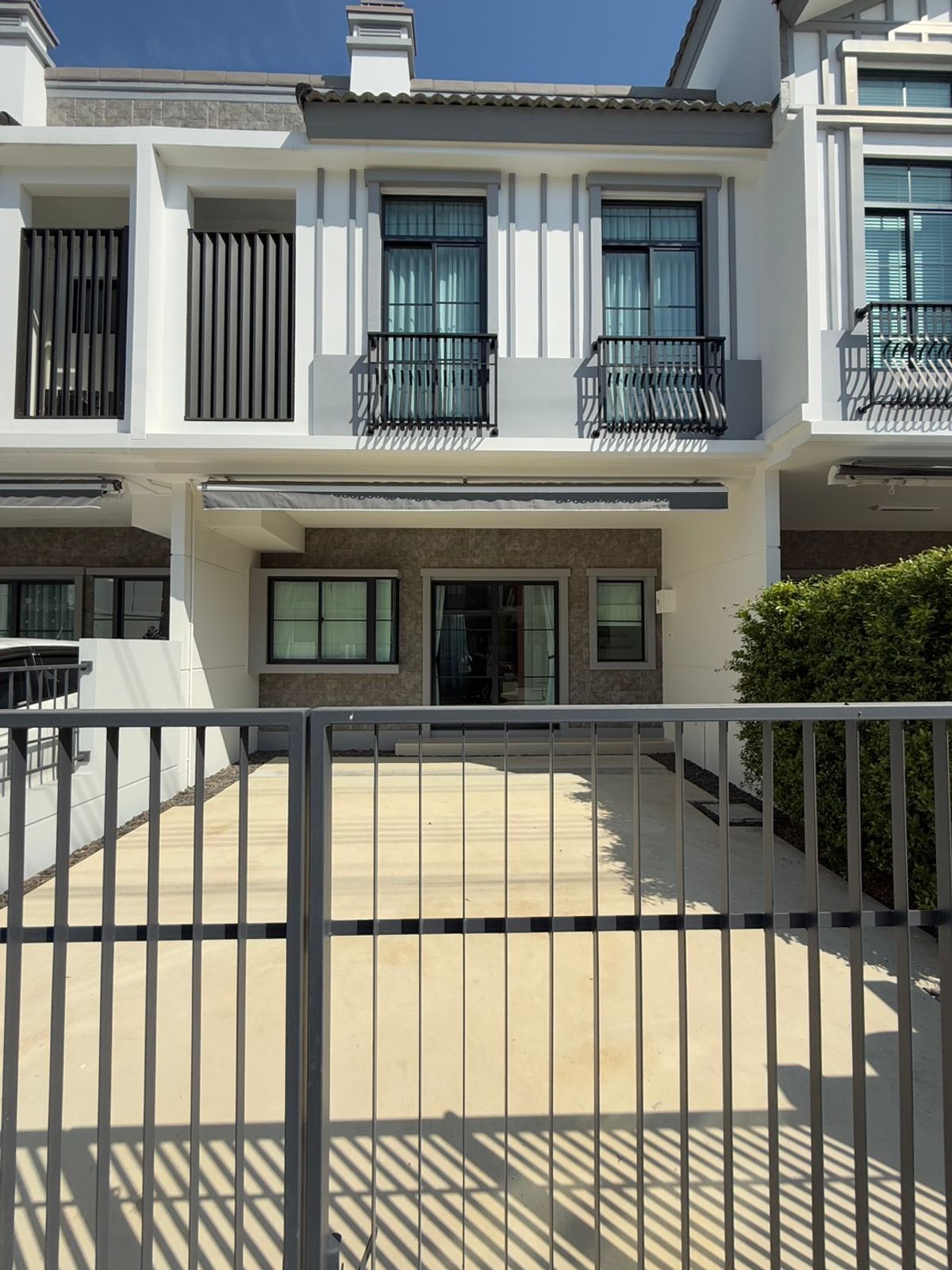 ให้เช่าทาวน์โฮมบางนา แบริ่ง ลาซาล : Villaggio 3 Srinakarin-Bangna  3  bedroom for rent 