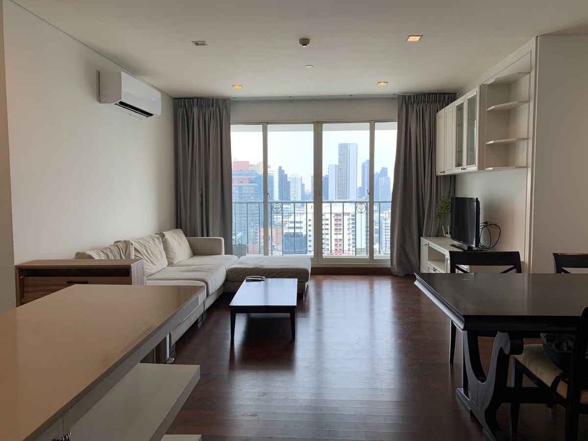 For RentCondoSukhumvit, Asoke, Thonglor : Ivy Thonglor Condo, big room, complete, convenient to travel near BTS Thonglor. Interested.