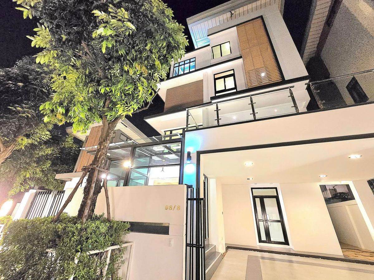 HouseSeri Thai, Ramkhamhaeng Nida : 📢 Sell or rent a detached house, Poolvilla Seri Thai 73 with Glashouse Skylight and Jacuzzi sink. Lie down.