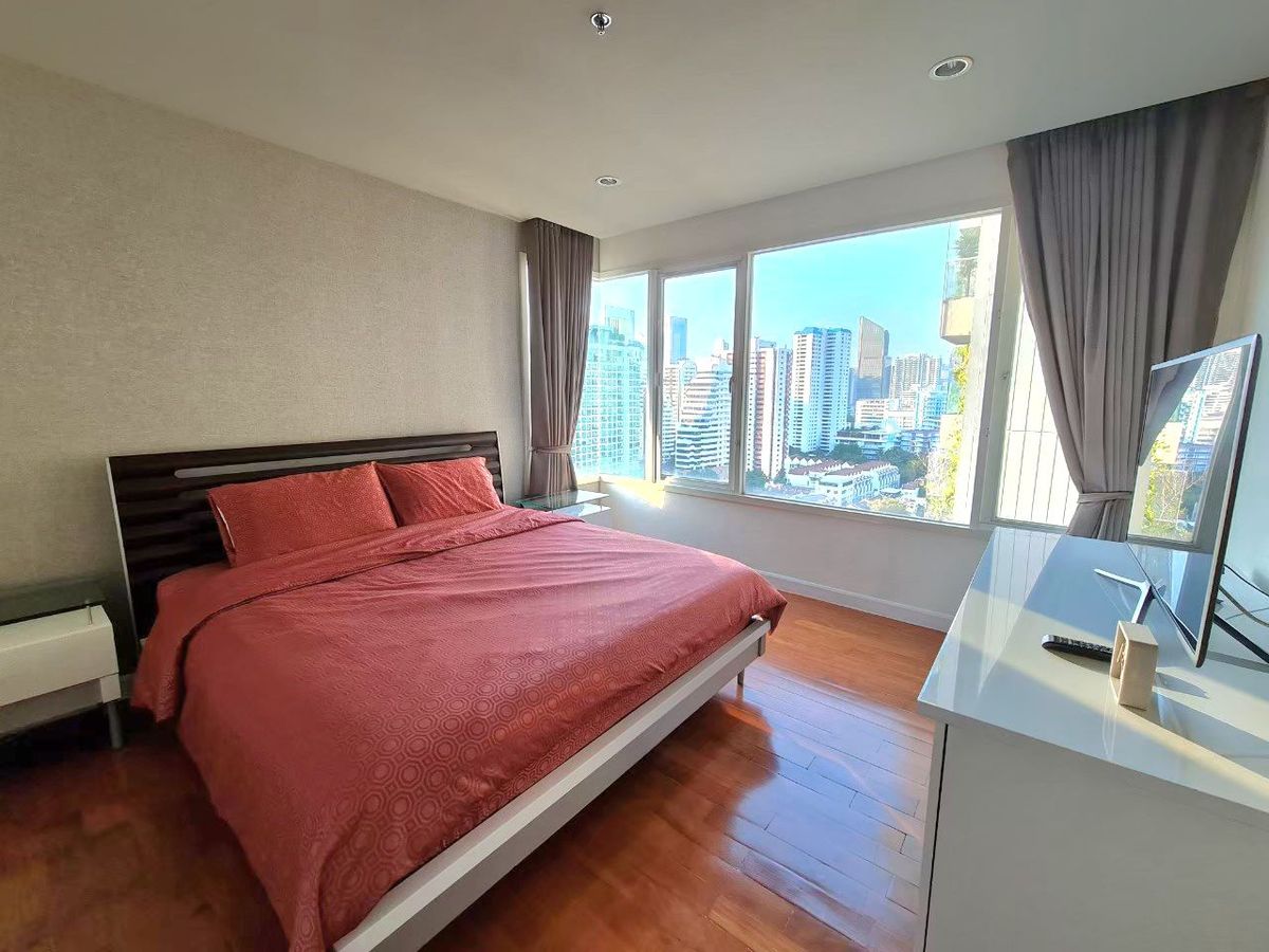 For SaleCondoSukhumvit, Asoke, Thonglor : Condo for sale in the city corner room 88.41 sqm. Phrom Phong area near Em District