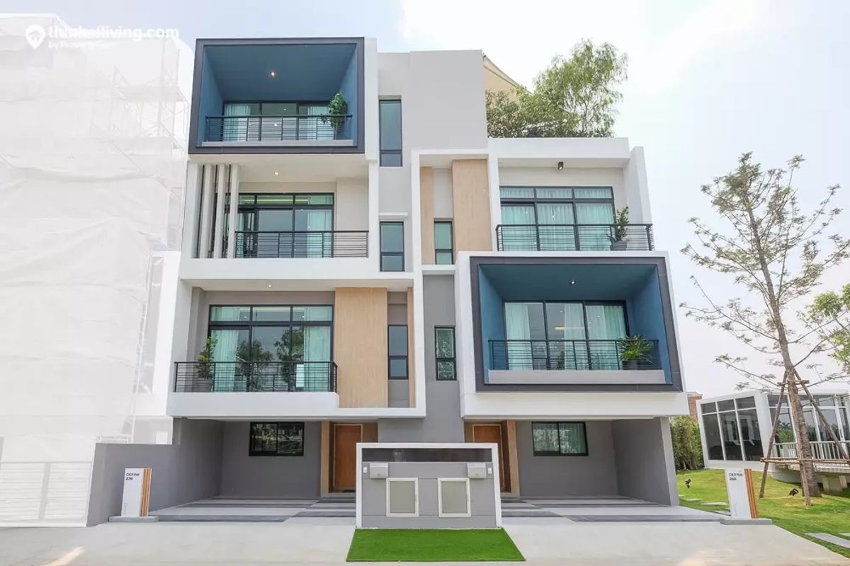 For SaleTownhomeYothinpattana,CDC : 📌FOR SALE !! 🔥 Urgent sale, new 3-story townhome, 1st place, lake view, the best location