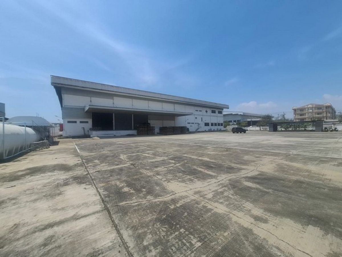 For RentWarehouseBangna, Bearing, Lasalle : HR2298 Warehouse/Factory for rent in Bang Na-Trat Km. 23 (outbound) near Suvarnabhumi Airport near the expressway.