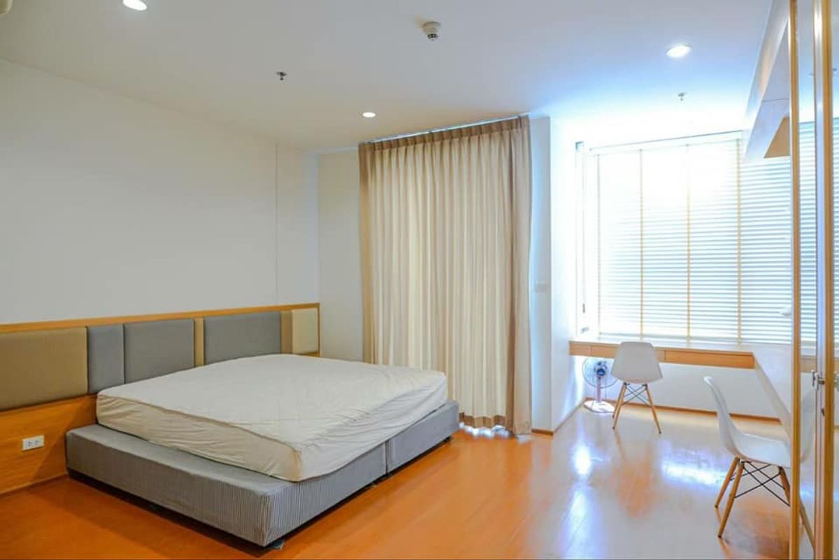 For RentCondoRatchathewi,Phayathai : Villa Rachatewi 【𝐑𝐄𝐍𝐓 🔥 🔥 classic condo Extensive living space Clearly divided the zone With premium luxury built -in 🔥 Contact LINE ID: @hacondo