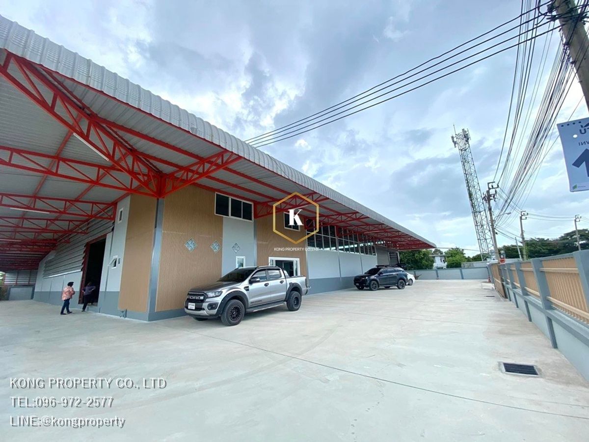 For SaleWarehouseSamut Prakan,Samrong : Rental for sale in Bang Bo Samut Prakan factory. There are 4 areas 975 sqm.