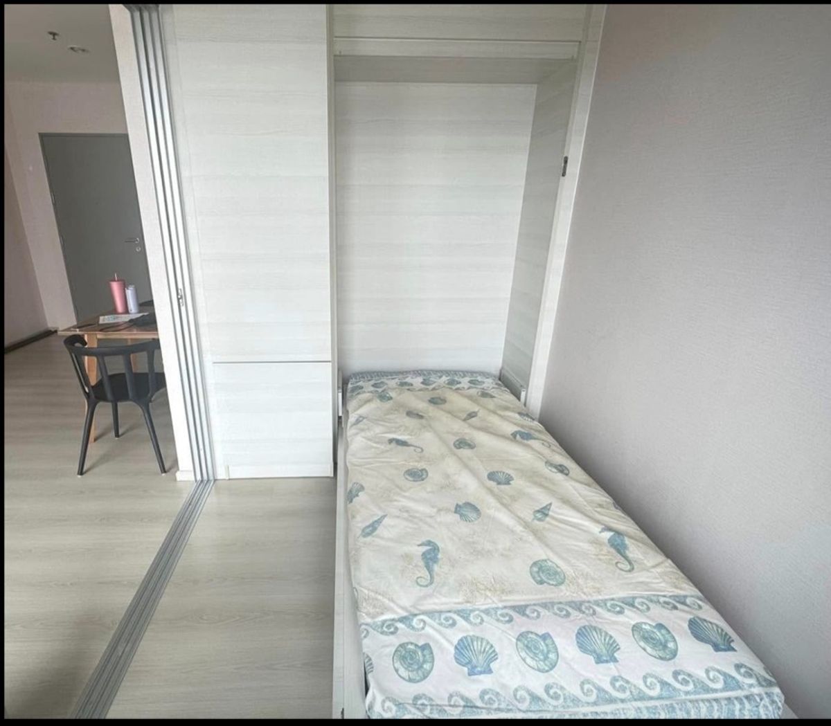 For SaleCondoRatchadapisek, Huaikwang, Suttisan : Selling 2 bedrooms, 1 water, 45 sqm. Near Huai Khwang BTS. Price 4.24 MB. Interested in watching 0808144488.