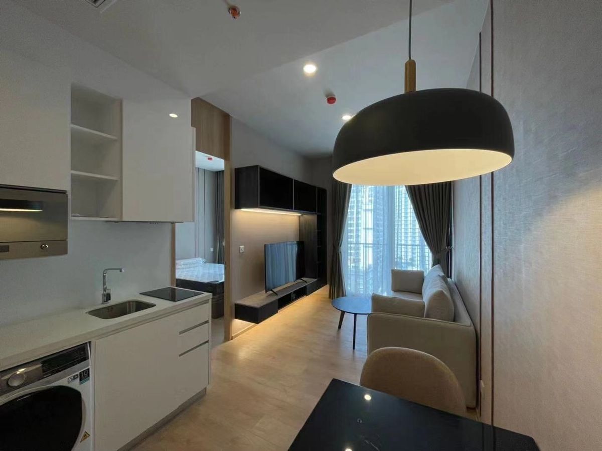 For RentCondoSukhumvit, Asoke, Thonglor : NOBLE BE19 condo for rent, complete, ready to approach, BTS, Asoke and many department stores !!