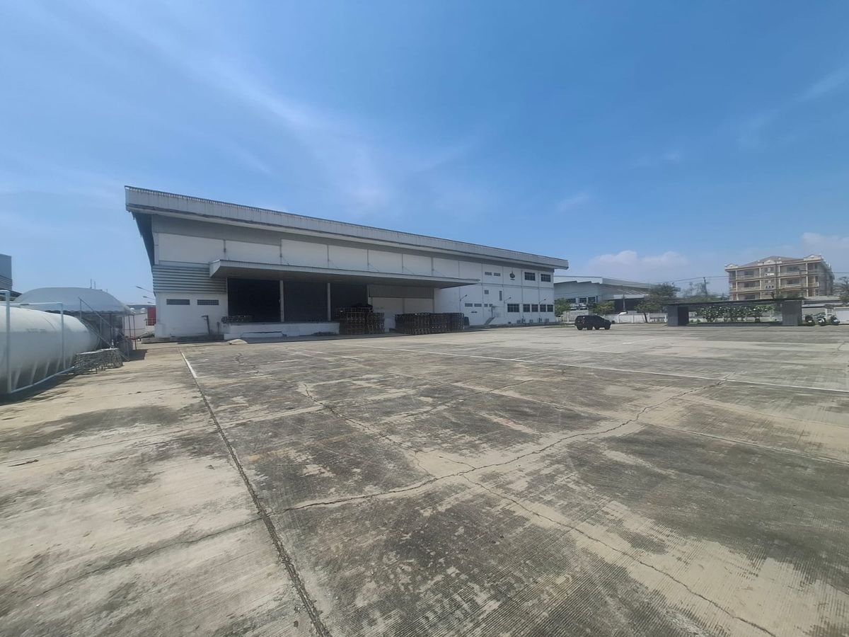 For RentFactorySamut Prakan,Samrong : Factory/office rental Purple area, Bang Na-Trat, Km. 23, Bang Sao Thong Subdistrict, Bang Sao Thong District, Samut Prakan Province, area 5,544 sq.m.