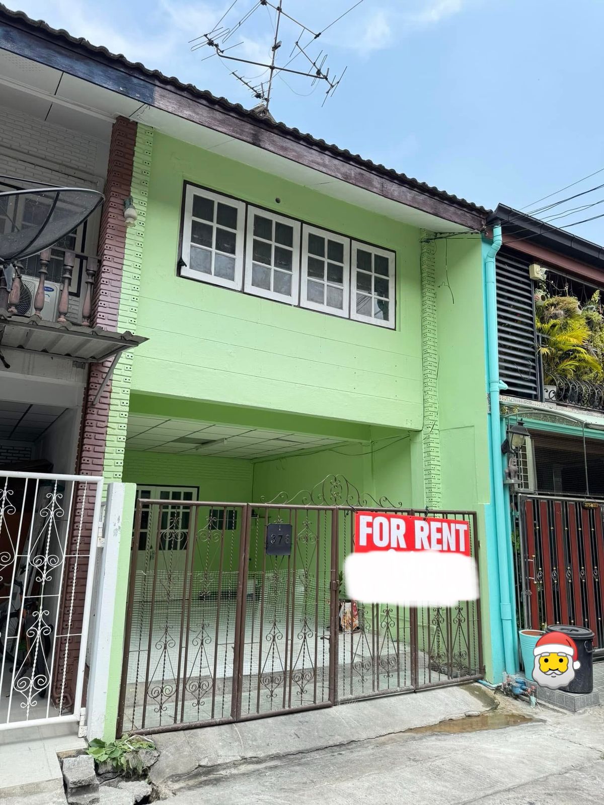 For RentTownhomeLadprao101, Happy Land, The Mall Bang Kapi : 🌟 2 -story townhouse for rent, Chat Kaew Village, Bang Kapi 3 bedrooms, 2 bathrooms, the ground floor is an open hall. In Soi Happy Land-Bang Kapi, ready to live. Rental price: 10,000 / month