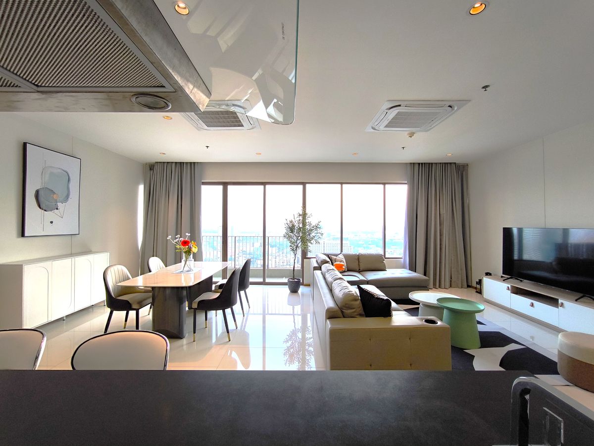 For SaleCondoSukhumvit, Asoke, Thonglor : (C16840) Sell 3 bedrooms with a housekeeper room at The Emporio Place Sukhumvit 24