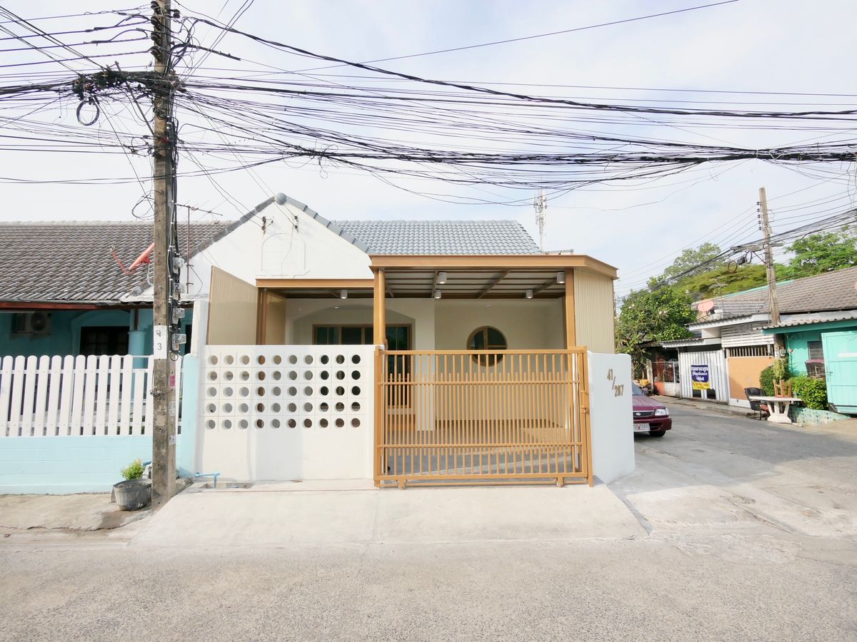 For SaleTownhomeLadprao101, Happy Land, The Mall Bang Kapi : One floor townhouse for sale in Soi Nawamin 111, size 23 sq.w. 2 bedrooms, 1 water, newly decorated