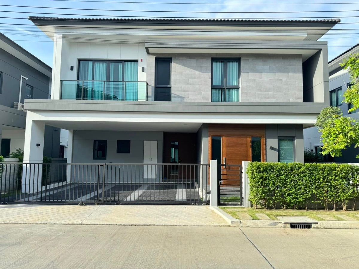 For RentHouseBangna, Bearing, Lasalle : RL-081 gives the City Bangna detached house, 65 sq.w., beautiful house, good location near the mall