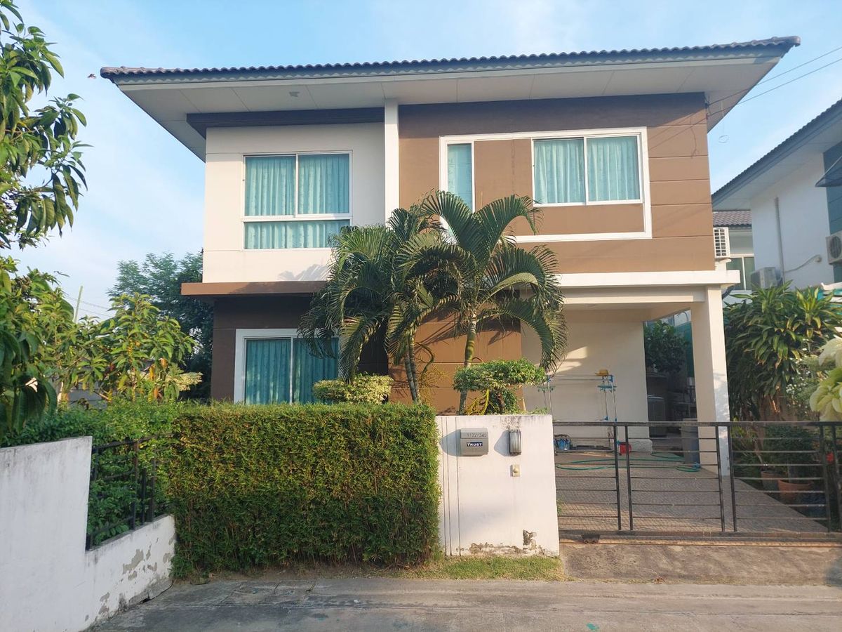 For SaleHouseSamut Prakan,Samrong : 2-story house for sale behind The Trust Srinakarin-Phraeksa, the back of the waterfront, only 2.9 million villages, adjacent to Sarasas Witaed School Near the green line And the expressway up and down