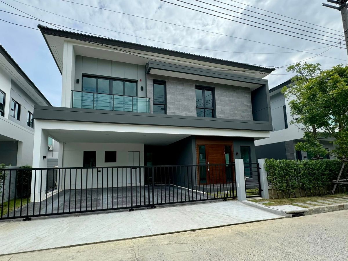 For RentHouseBangna, Bearing, Lasalle : Rent 65.8 Sq. 4 bedrooms, 5 water, 3 houses, 2 -story house, The City Bangna