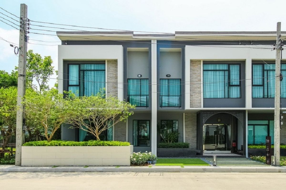 For SaleTownhomePathum Thani,Rangsit, Thammasat : New 4-year-old townhouse for sale, Phano 2 Phahon-Watcharapol Project, Permsin 40, special price