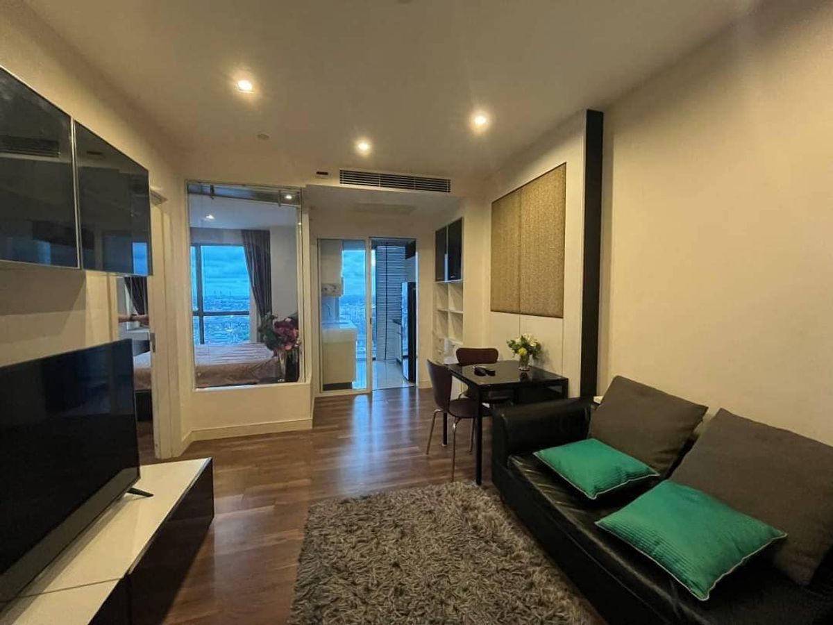 For RentCondo : 🌆 ให้เช่าคอนโด The Room Sukhumvit 62 | ย่านพระขโนง | เดินก้าวเดียวถึง BTS ปุณณวิถี | ห้องวิวสวย | ราคาเพียง 23,000 บาท/เดือน 