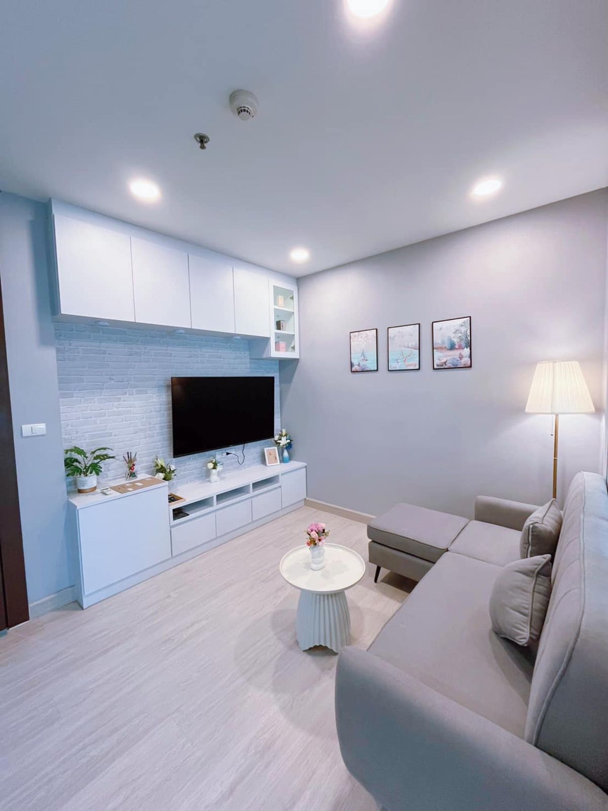 For RentCondoRatchadapisek, Huaikwang, Suttisan : 🏢 Luxury condo for rent in Ratchada area | Rhythm Ratchada | Convenient transportation next to Ratchadaphisek | Price only 20,000 baht/ month