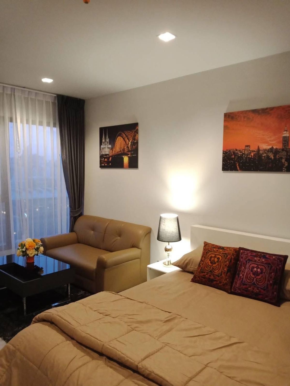 For RentCondoRama9, Petchburi, RCA : Life Asoke Rama 9 condo for rent, ready to move in.