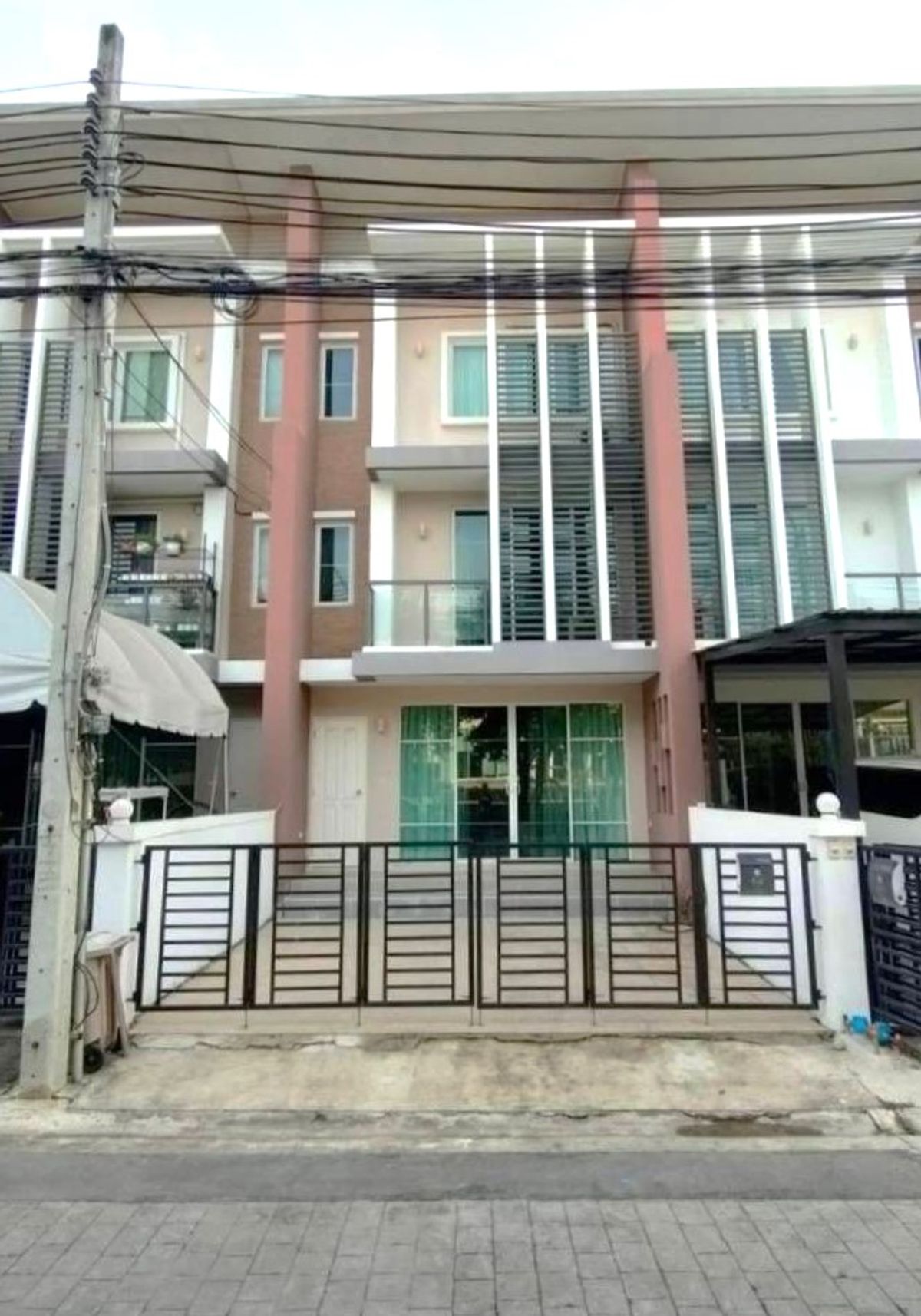 For RentTownhomeVipawadee, Don Mueang, Lak Si : 3 -story townhome for rent, Town Avenue Vibhavadi 60 Project