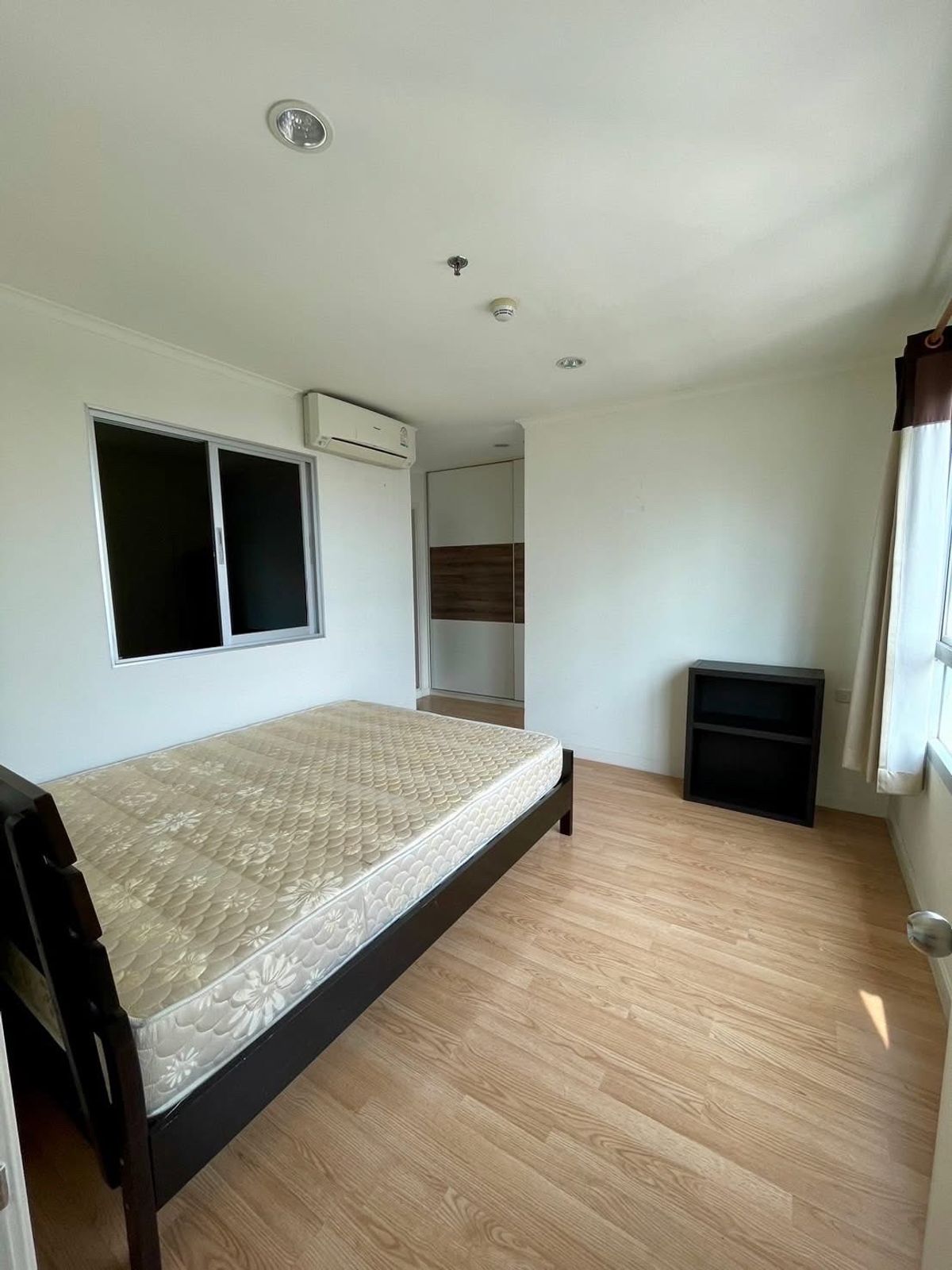 For RentCondoPinklao, Charansanitwong : ❤️❤️ Rental/Condo for sale Lumpini Park Pinklao 9 for sale 4.3 million interested in Line Tel 0859114585❤️ Rent 17,000 baht/month 1 year 1 contract, 1 bedroom, 2 bathrooms, separate kitchen, with closed doors. 1 living room Convenient, opposite Central Pi