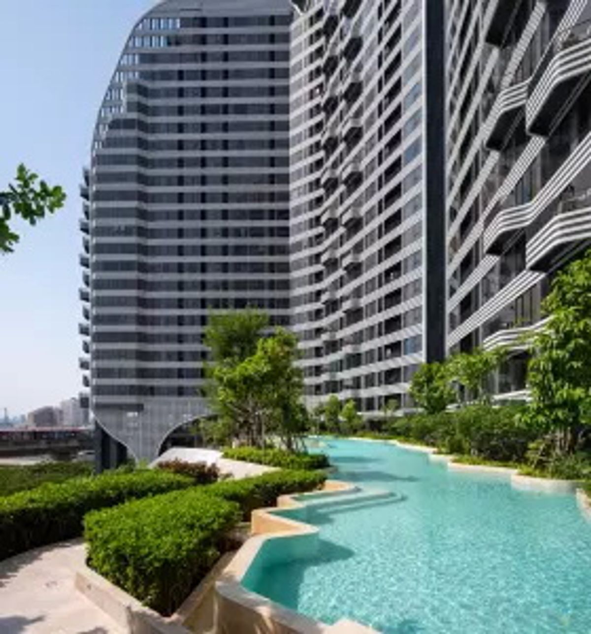 For SaleCondoBangna, Bearing, Lasalle : Condo for sale, ID Omobi, Sukhumvit East Point, 8th floor, usable area 84.22 sq.m., 3 bedrooms, 2 bathrooms, beautiful rooms, beautiful views, convenient to travel next to Sukhumvit Road, near BTS Bangna 250 meters.