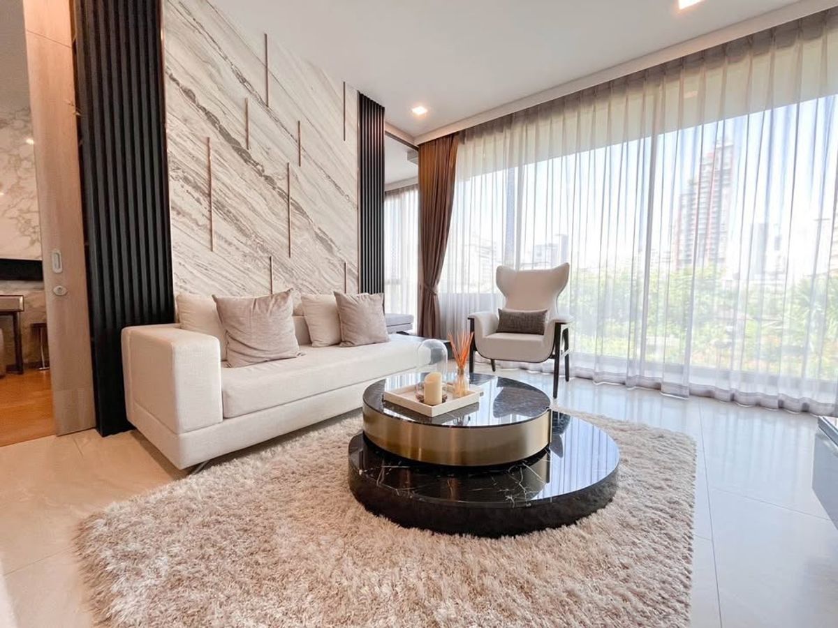 For RentCondoSukhumvit, Asoke, Thonglor : Condo, 5th floor, with beautiful decorative furniture for rent in Sukhumvit-Asoke area Near Srinakharinwirot College, Prasarnmit, only 550 meters