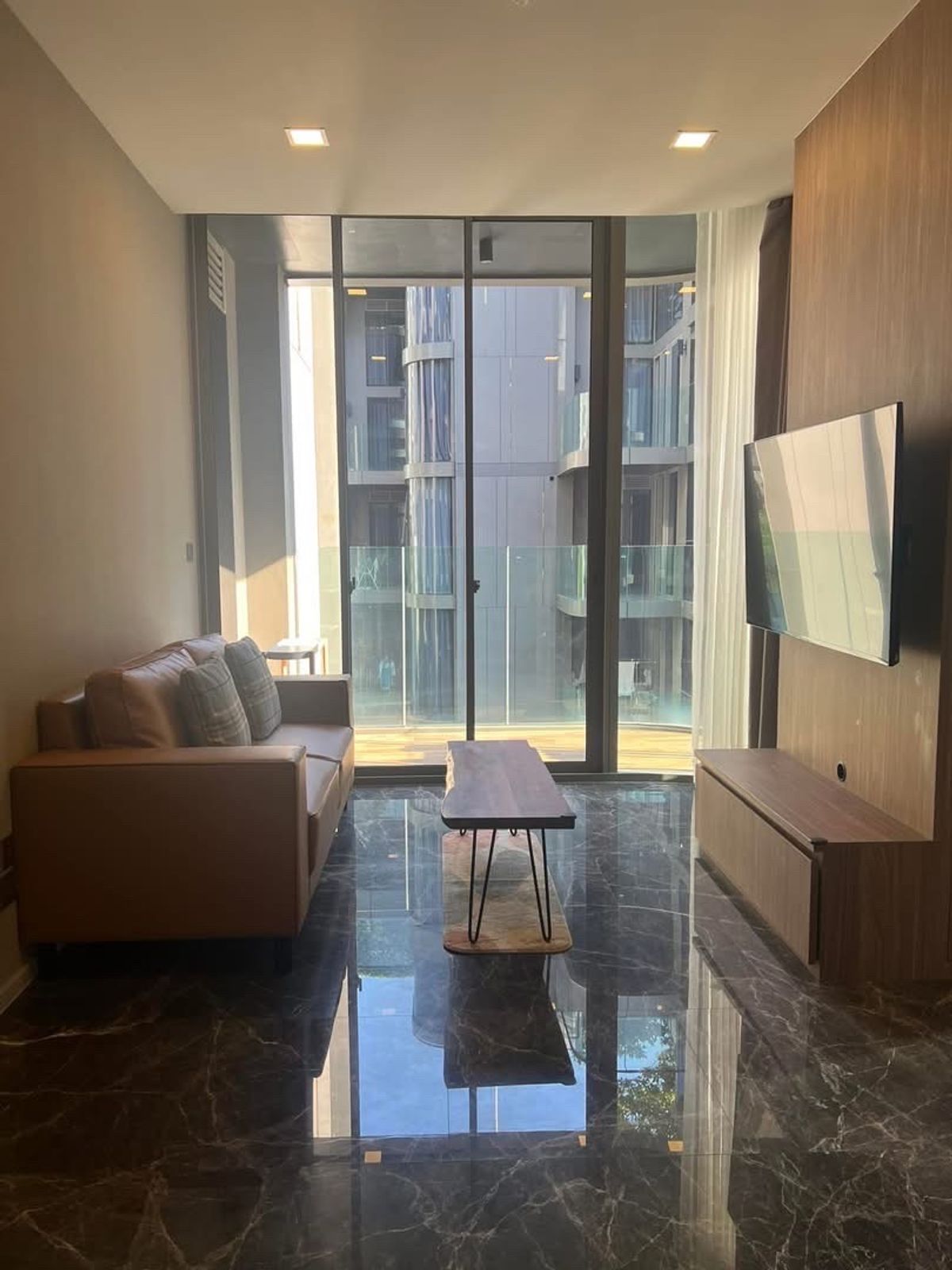 For SaleCondoSukhumvit, Asoke, Thonglor : 📢👇For investors, receiving monthly rental income 65k:month until April 2027. Low rise petfriendly , quiet and peaceful place, in Em district area, near Benjasiri park,  nice decoration