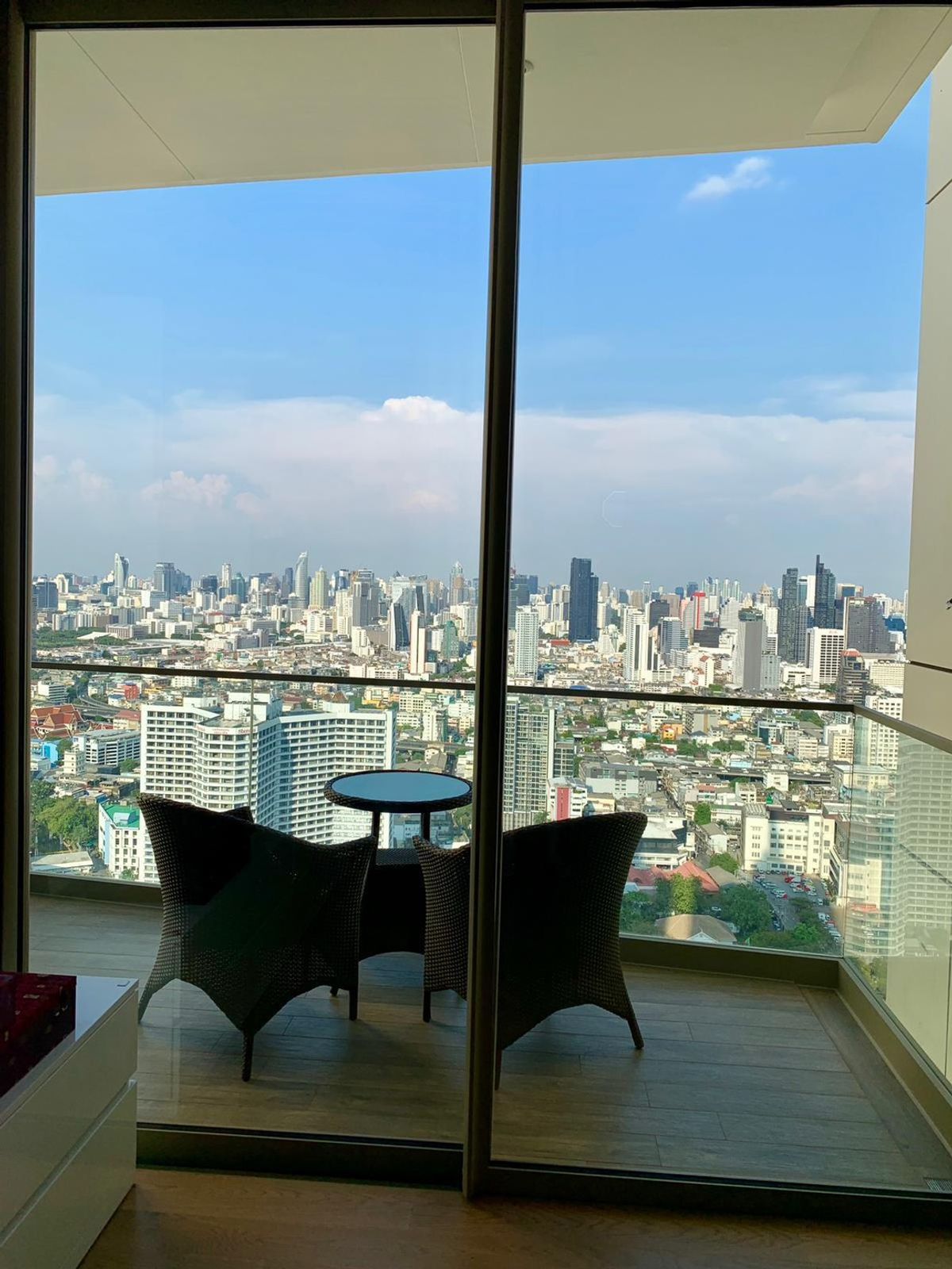 For SaleCondoWongwianyai, Charoennakor : Magnolia Waterfront Residences Best Offer 1B 1B Size 61, Super High Floor, River View, Fully Furnished, Sell 20.5 MB only (Near Icon Siam)