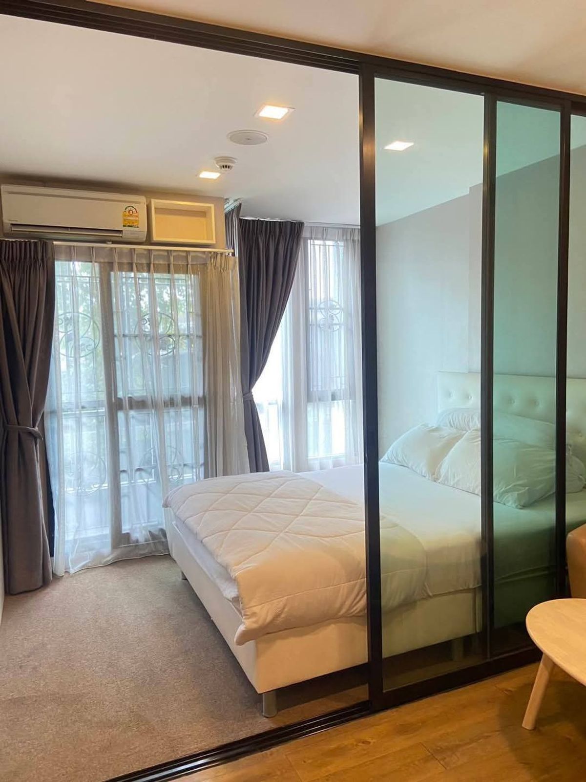 For RentCondoNawamin, Ramindra : 🌞 Esta Bliz Condo Ram Inthra-Min Buri Esta Bliss🚈 Near MRT Setthabutra, only 300 meters 🛒 Near Fashion Island 6 km / Min Buri Market 4 km 🏥 Sin Medical Hospital, Seri Rak 3 km. Complete electrical appliances